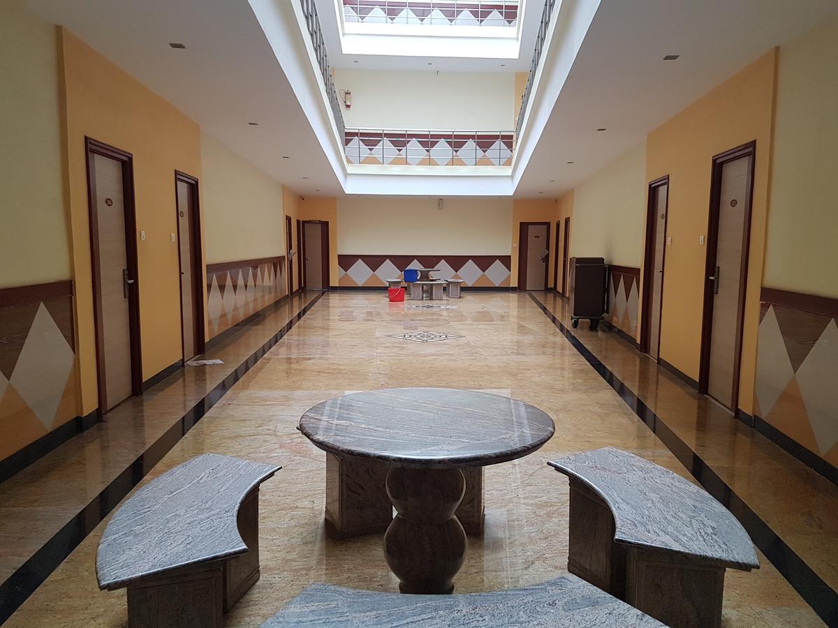 Hotel Subhalakshmi Palace Kāraikkudi Exterior foto